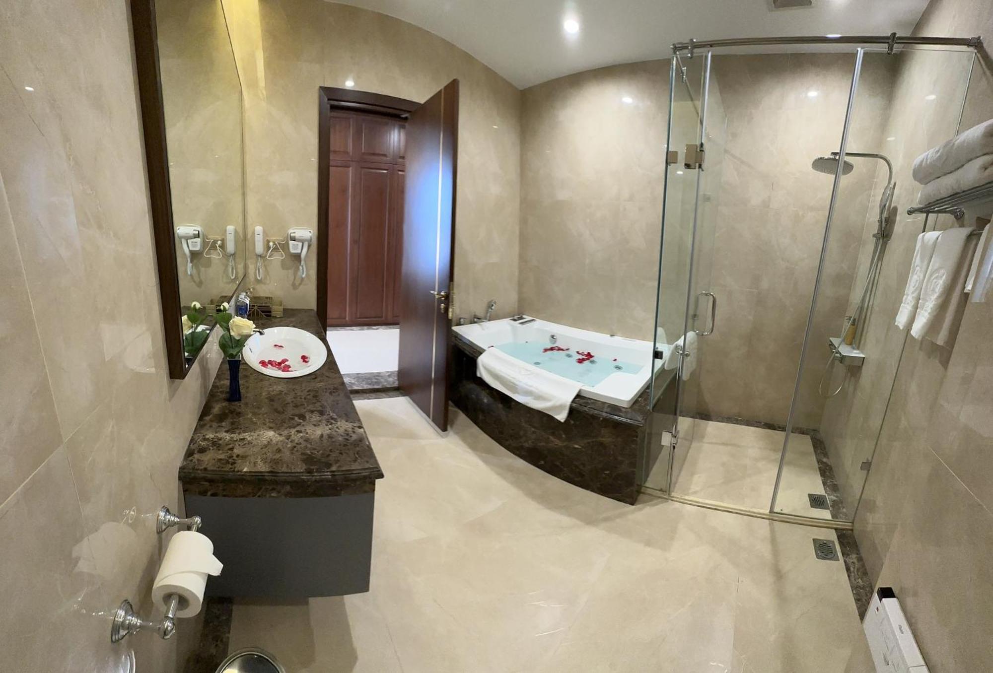Kinh Bac Palace Hotel Bắc Ninh エクステリア 写真